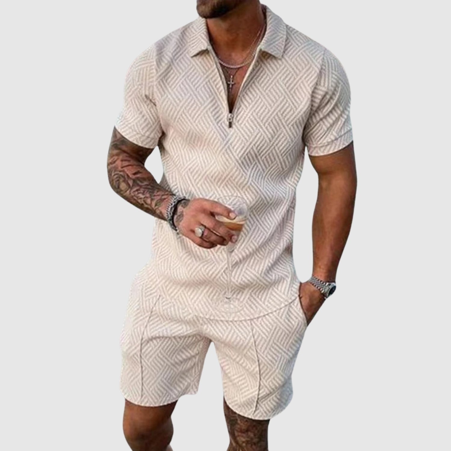 Adrian – Kompaktowy styl, nieugięta postawa