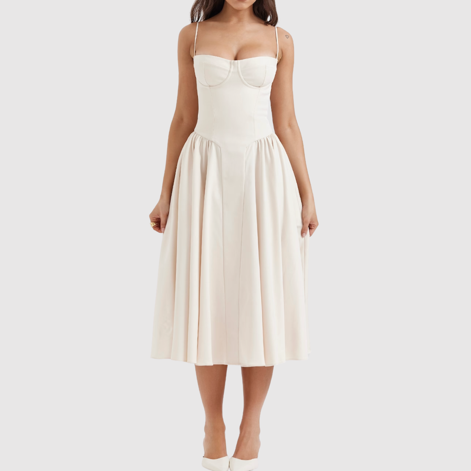 Eliška – Elegancka sukienka z opadającymi ramiączkami