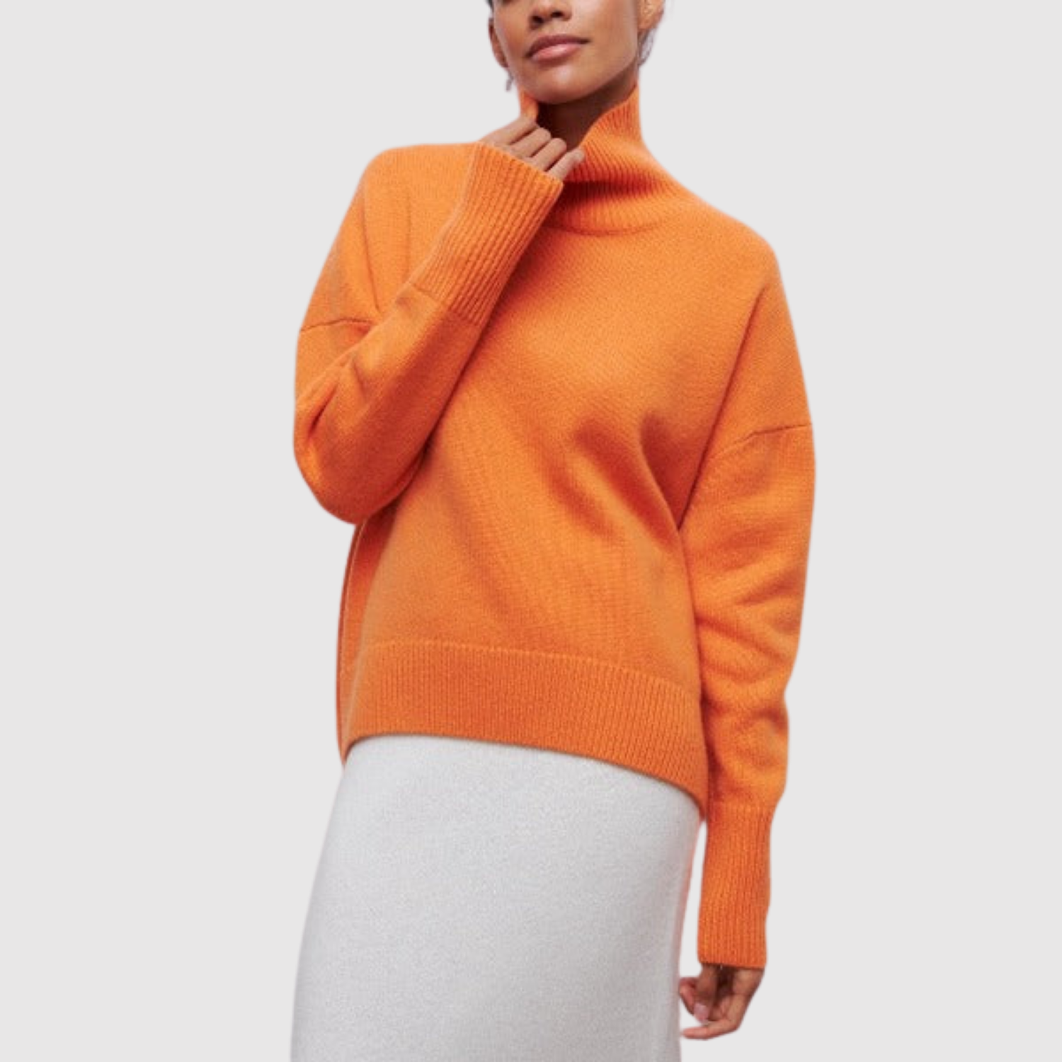 Nora – Oversize sweter z wysokim kołnierzem