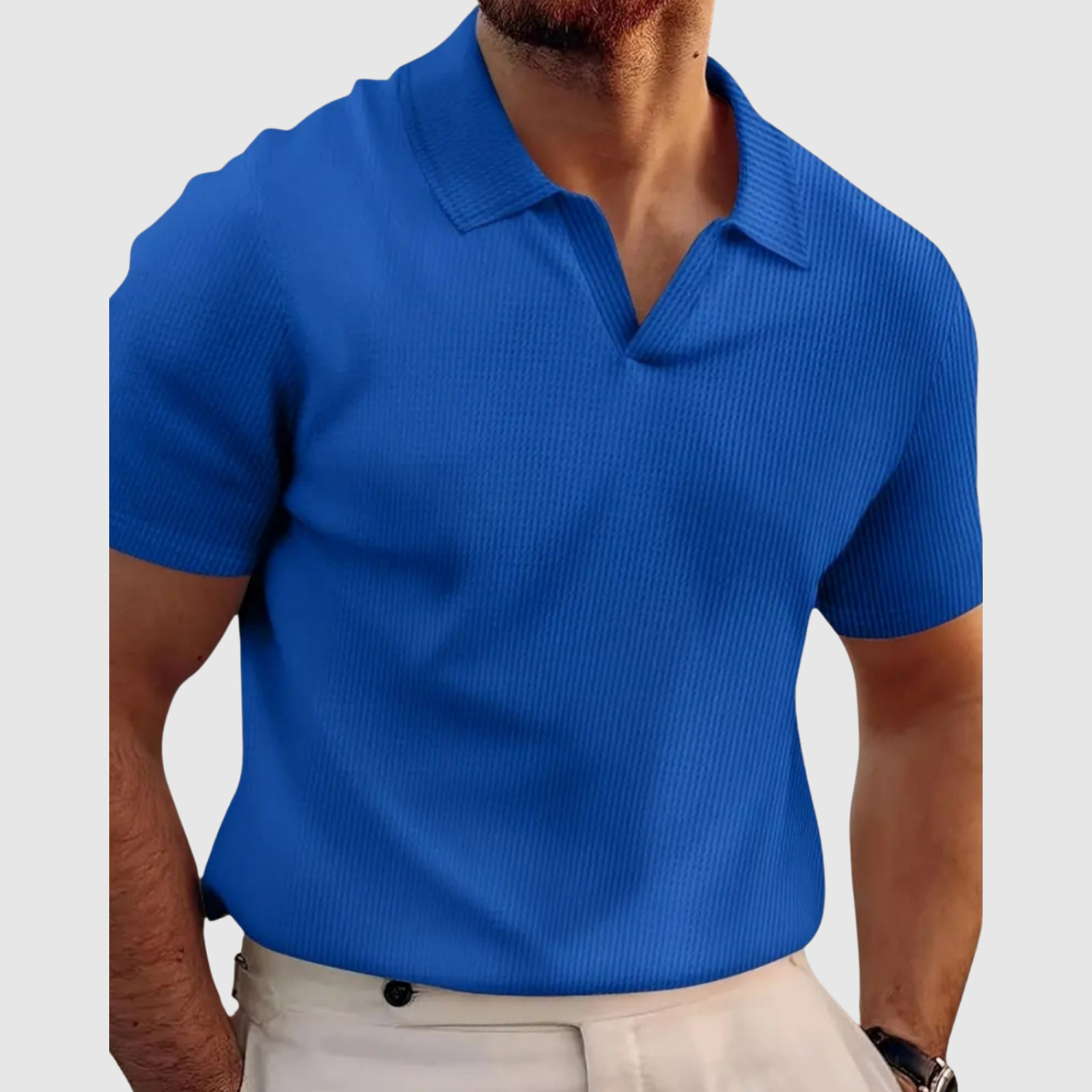 Adrian – Stylowa koszulka polo z nowoczesnym dekoltem w kształcie V