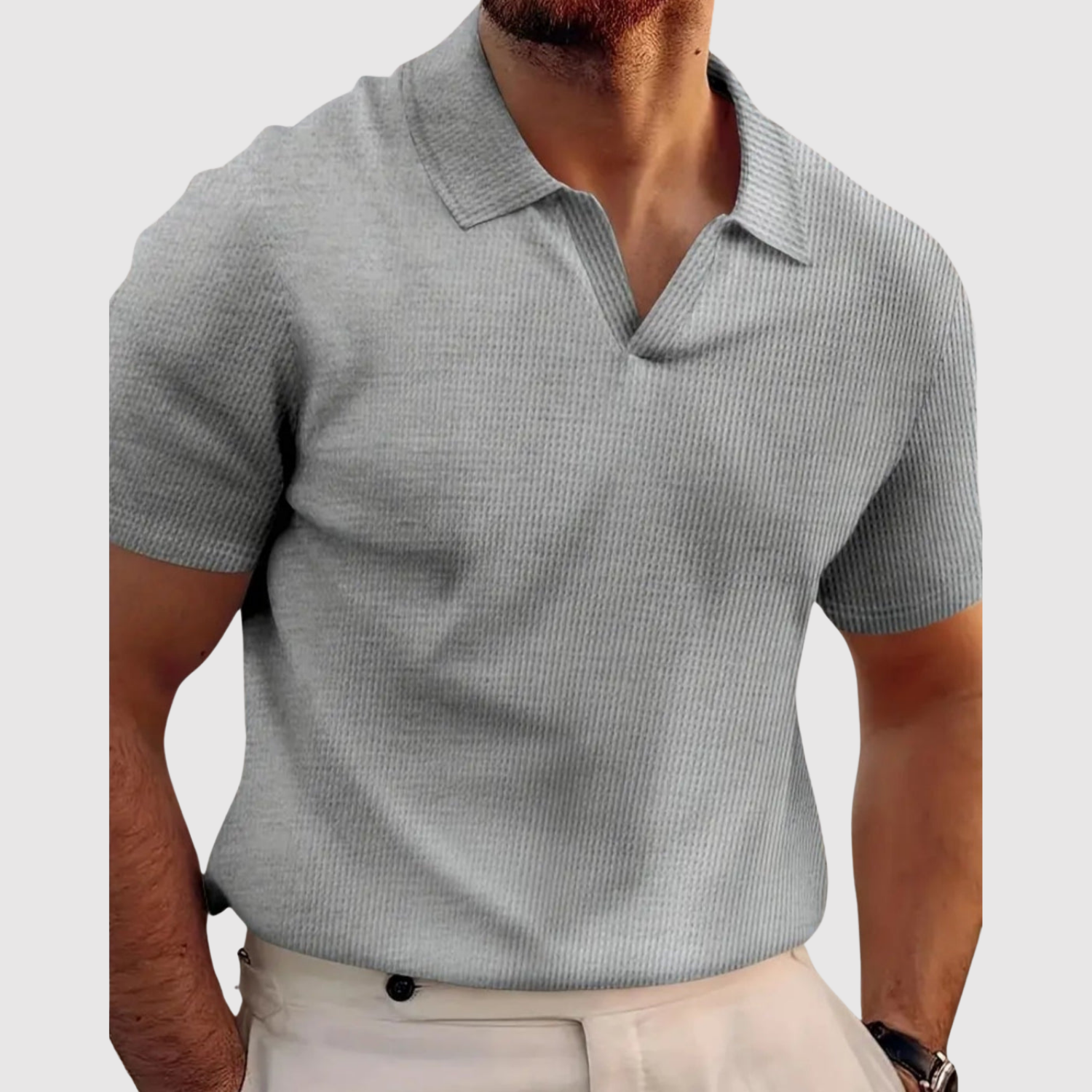Adrian – Stylowa koszulka polo z nowoczesnym dekoltem w kształcie V