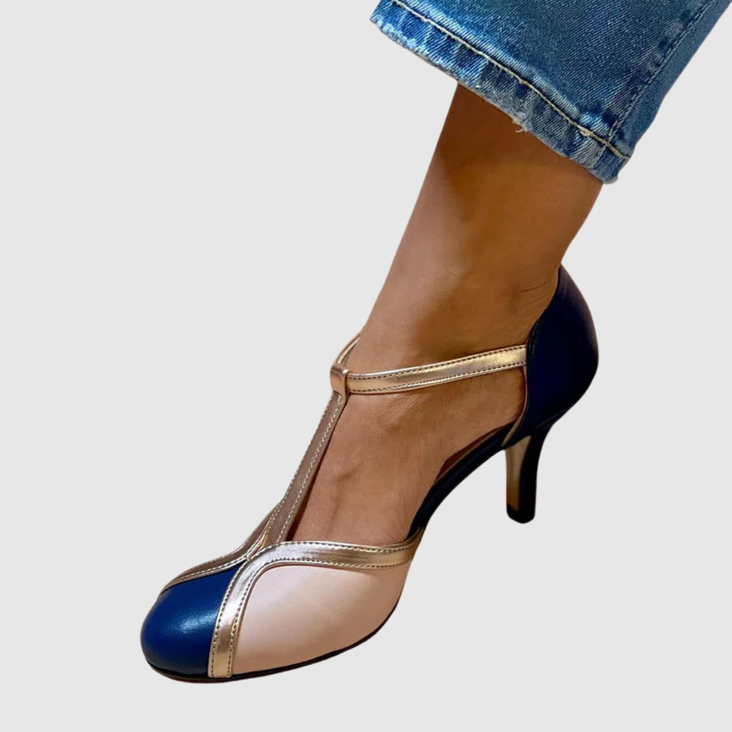 Teodora - Retro buty z T-paskiem i kobiecymi detalami