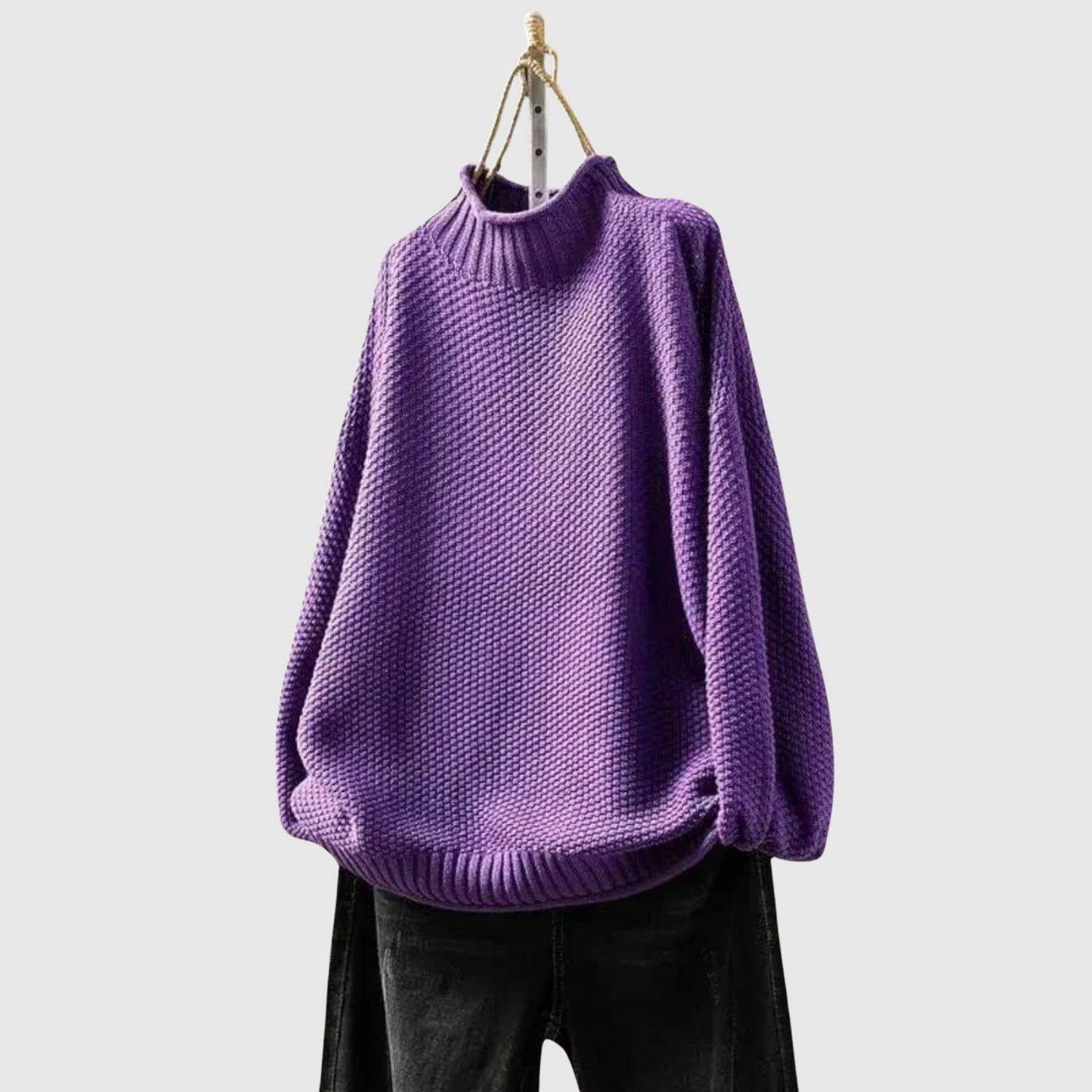 Nora – Sweter strukturalny o luźnym kroju i wysokim kołnierzu