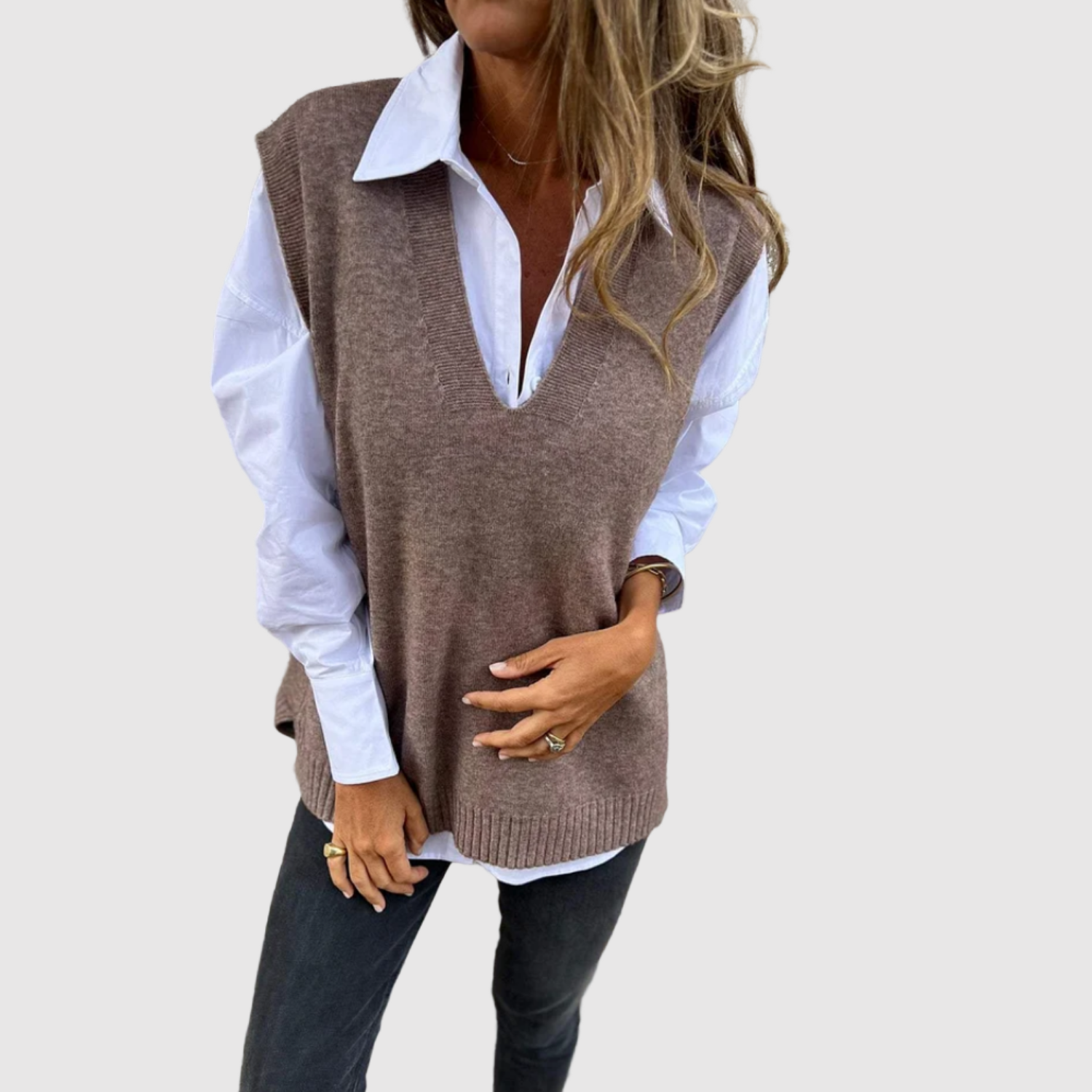 Nora – Pleciony sweter z dekoltem w kształcie V