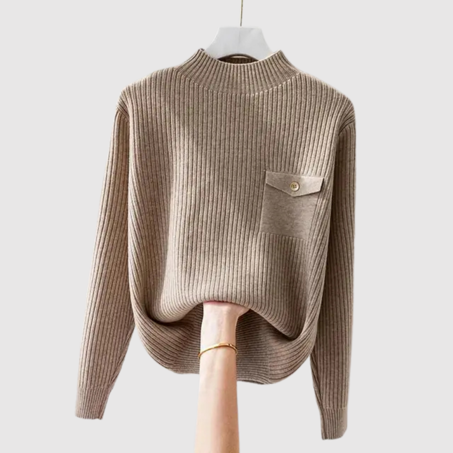 Nora – Sweter z kieszenią na piersi