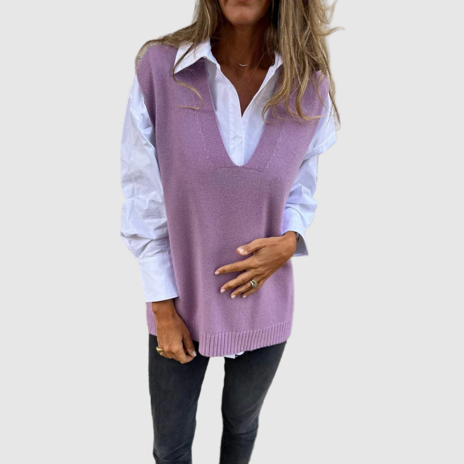 Nora – Pleciony sweter z dekoltem w kształcie V