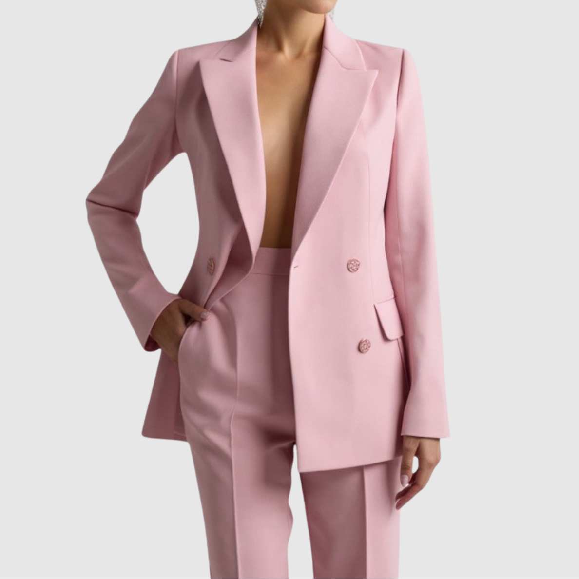 Natálie – Klasyczny kombinezon w jasnych kolorach