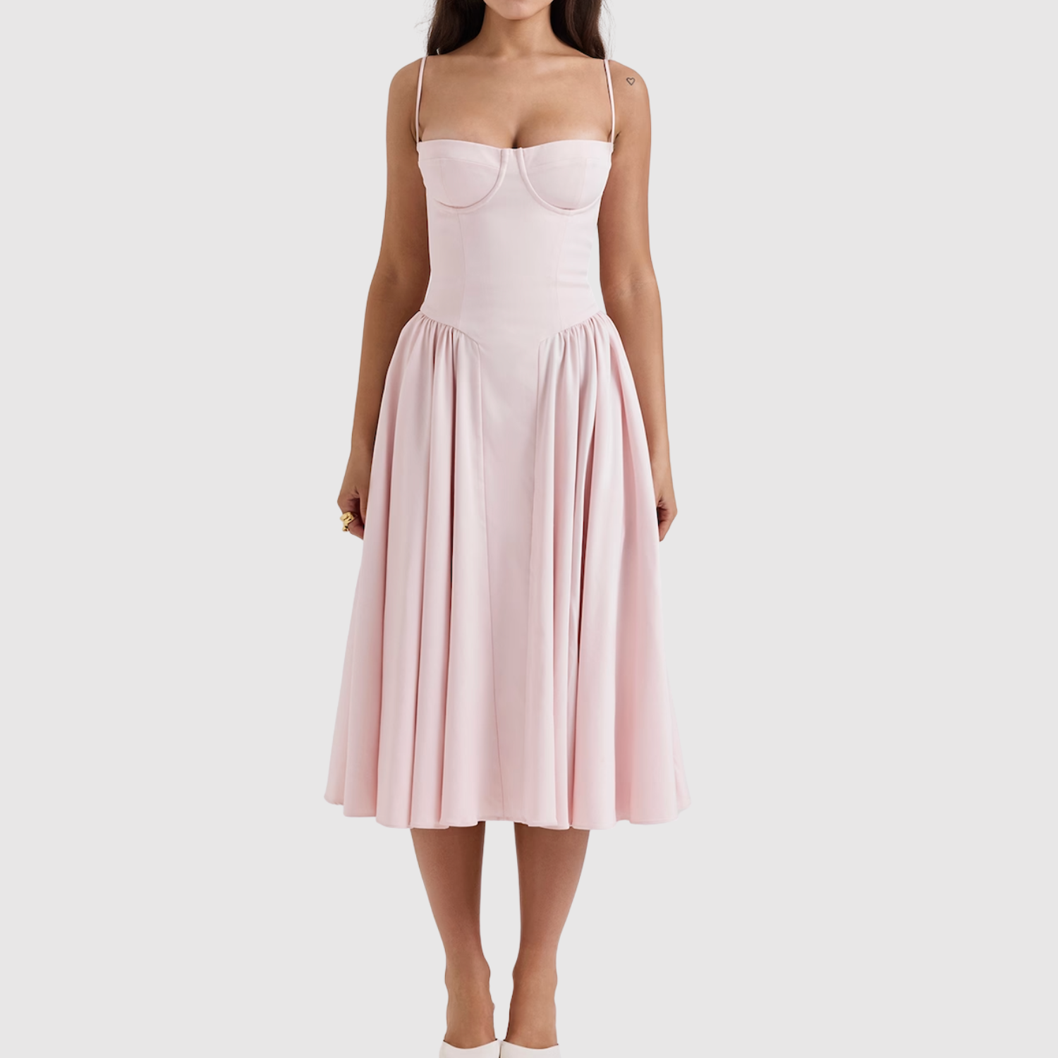 Eliška – Elegancka sukienka z opadającymi ramiączkami