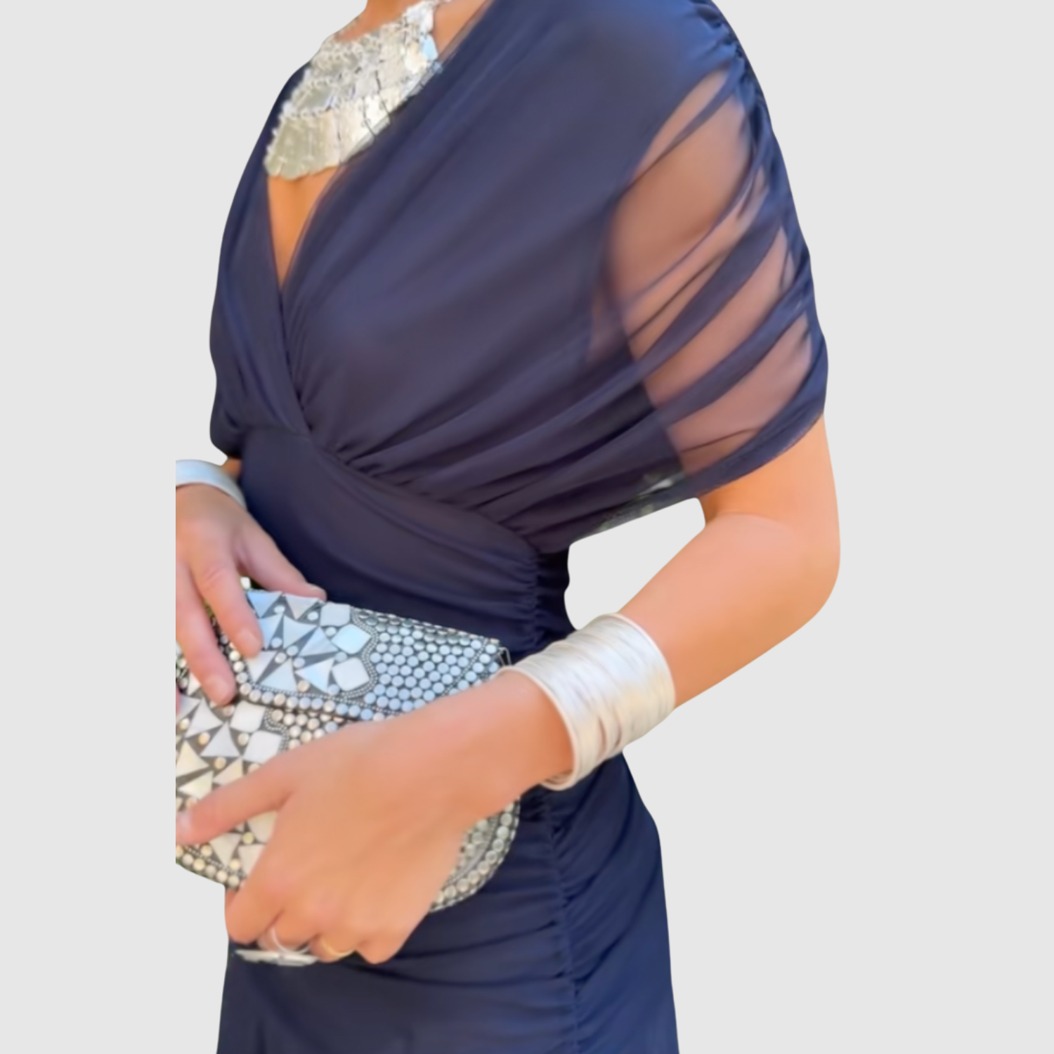 Eliška – Elegancka sukienka z opadającymi ramionami