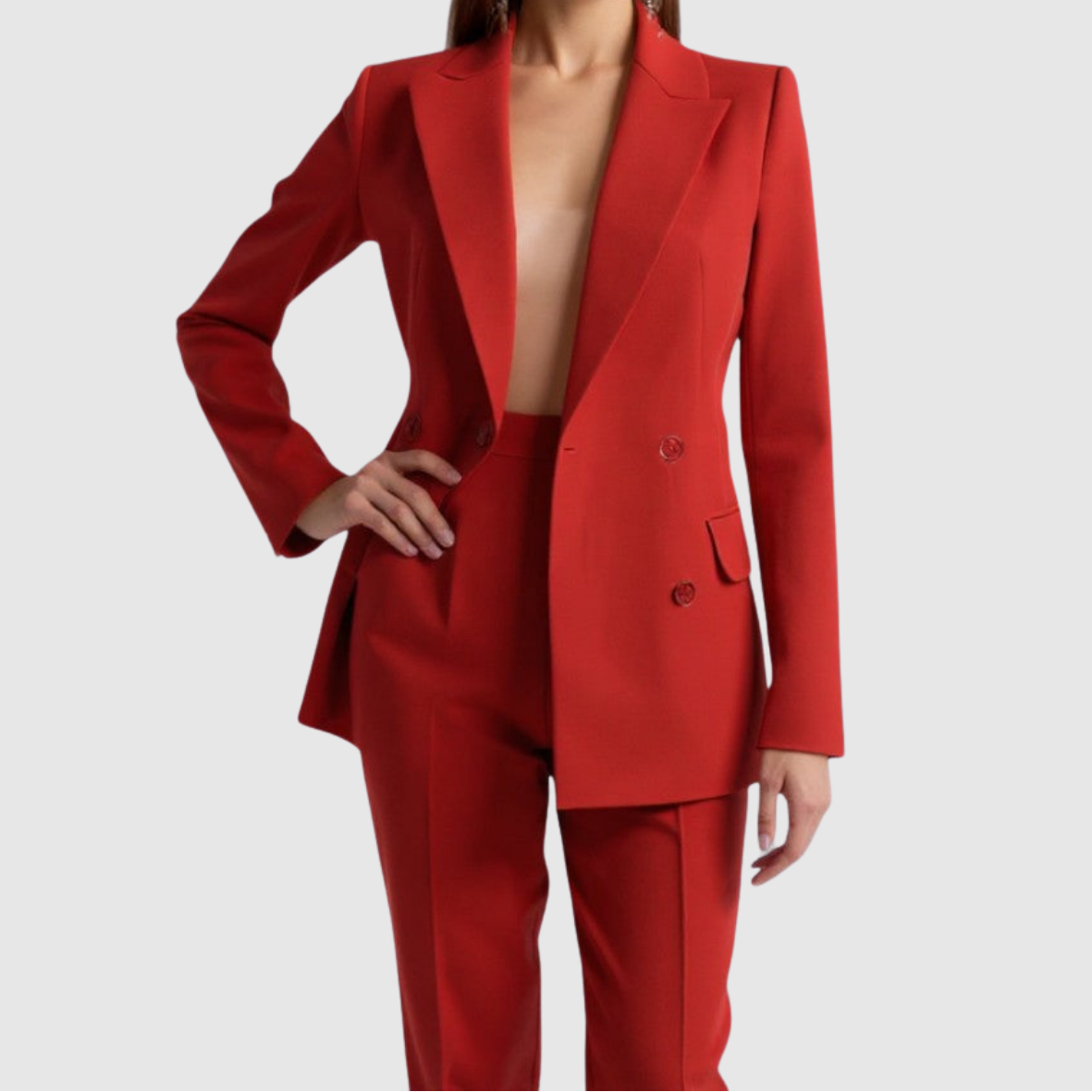 Natálie – Klasyczny kombinezon w jasnych kolorach