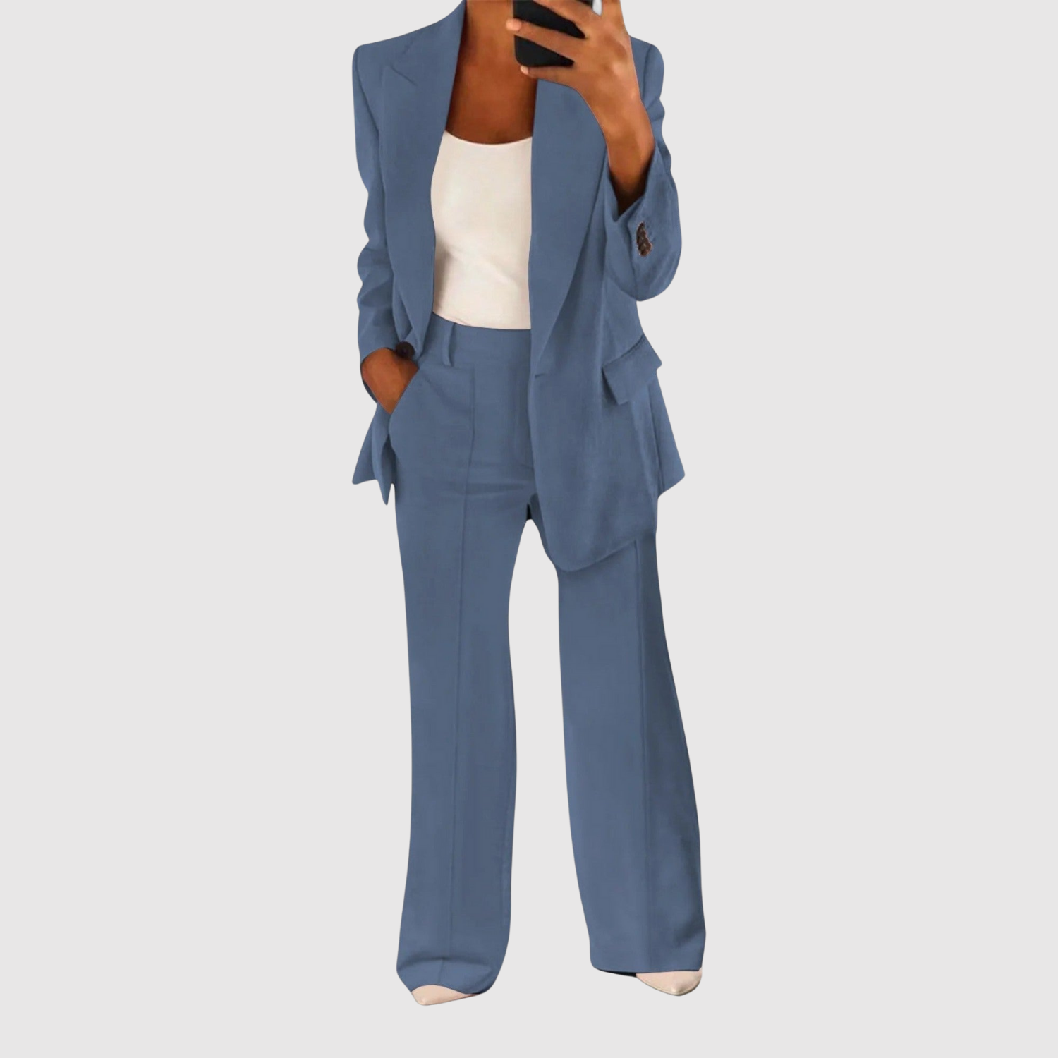 Natálie – Klasyczny kombinezon z nowoczesnym krojem