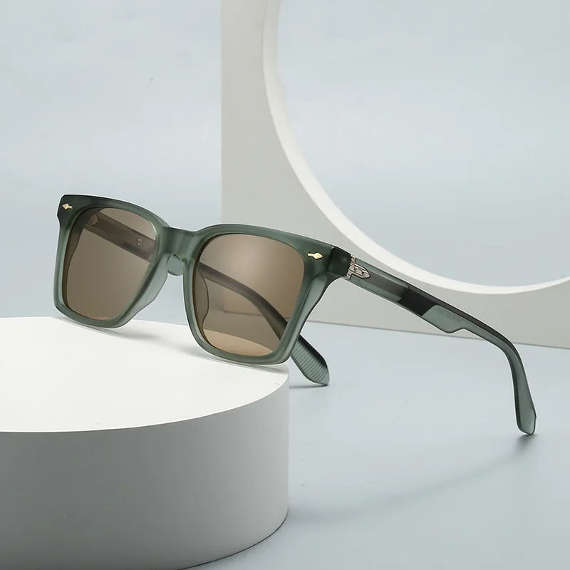 Alex – Prostokątne okulary przeciwsłoneczne z nowoczesnym wykończeniem