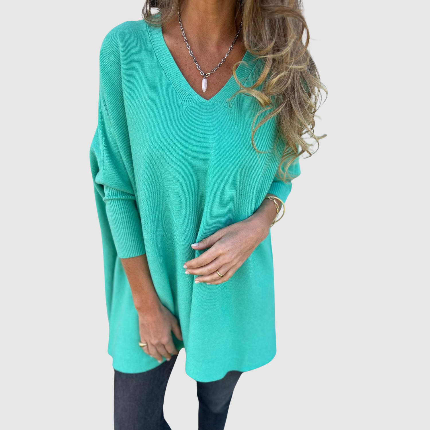 Nora – Elegancki sweter z dekoltem w kształcie V